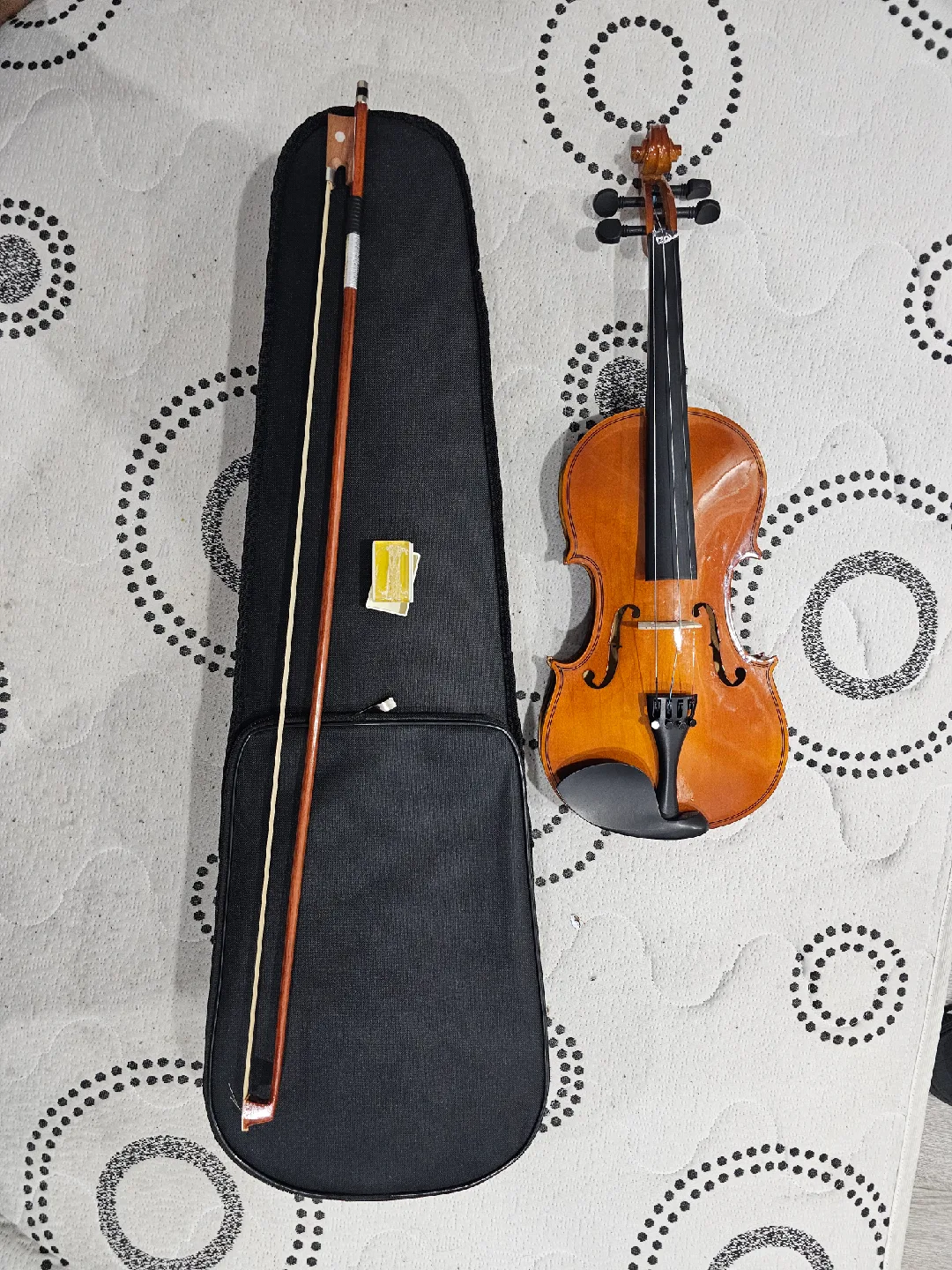 Violin with Case and Bow image indicator(2)