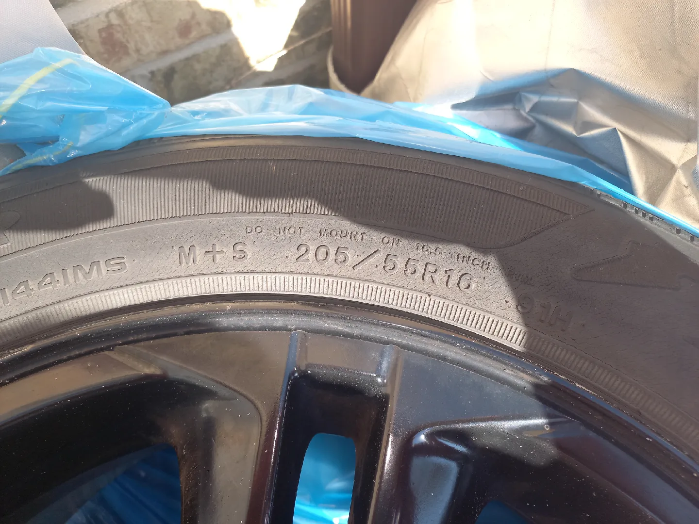 205/55R16 Goodyear Tires with Black Rim x 4 image indicator(2)