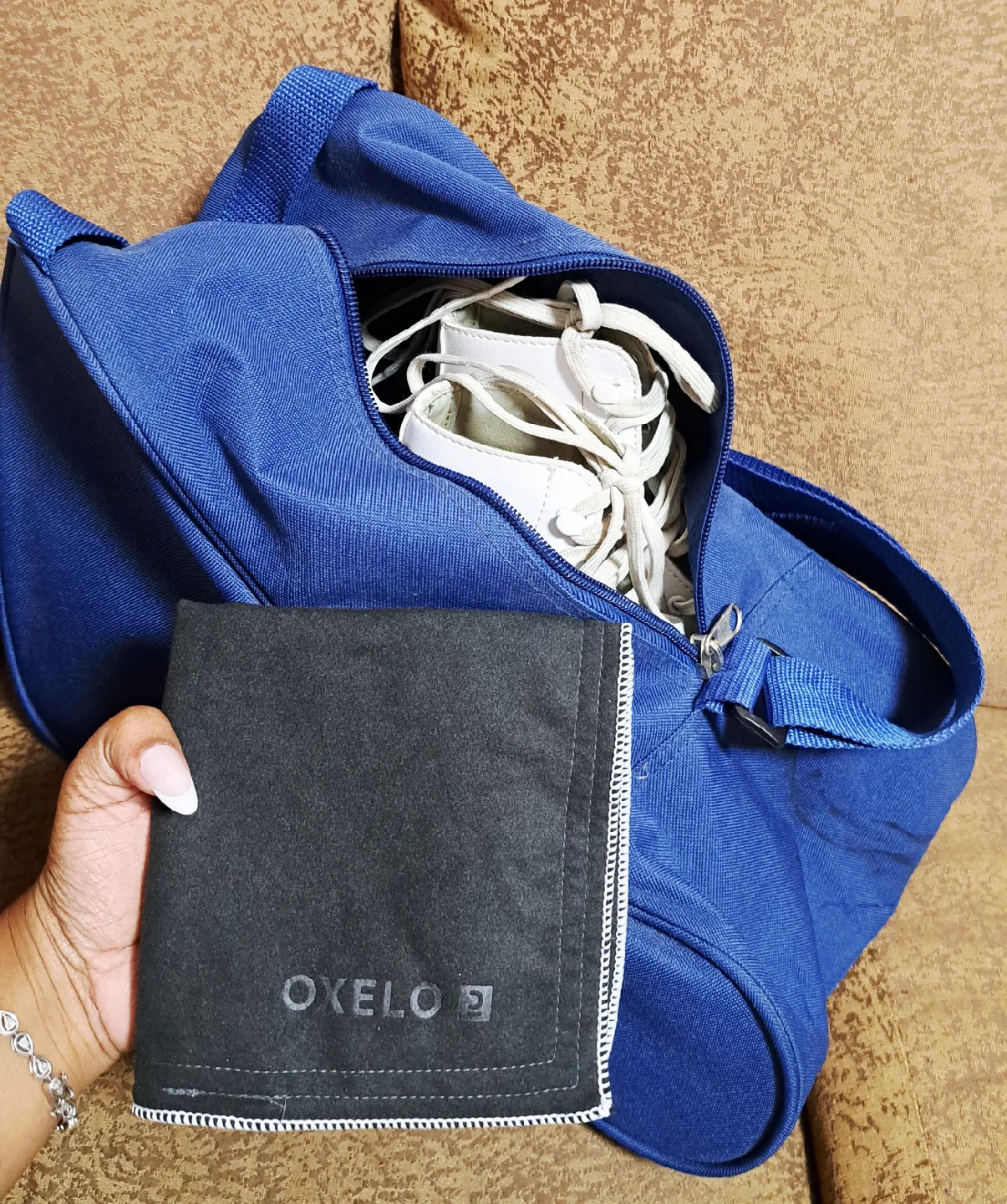 White Ice Skates with Bag, Guards, Cloth image indicator(7)