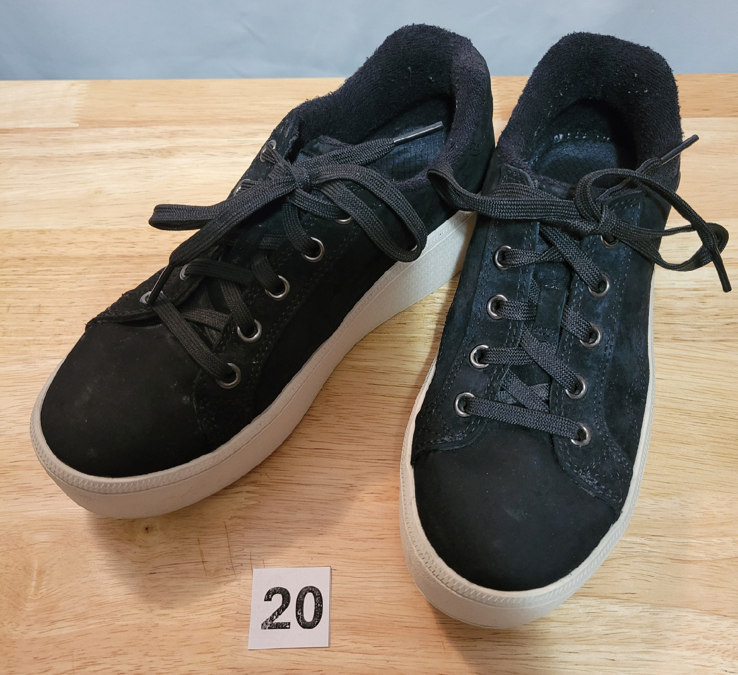 Skechers Los Angeles Platform Sneakers, size 6 (20)