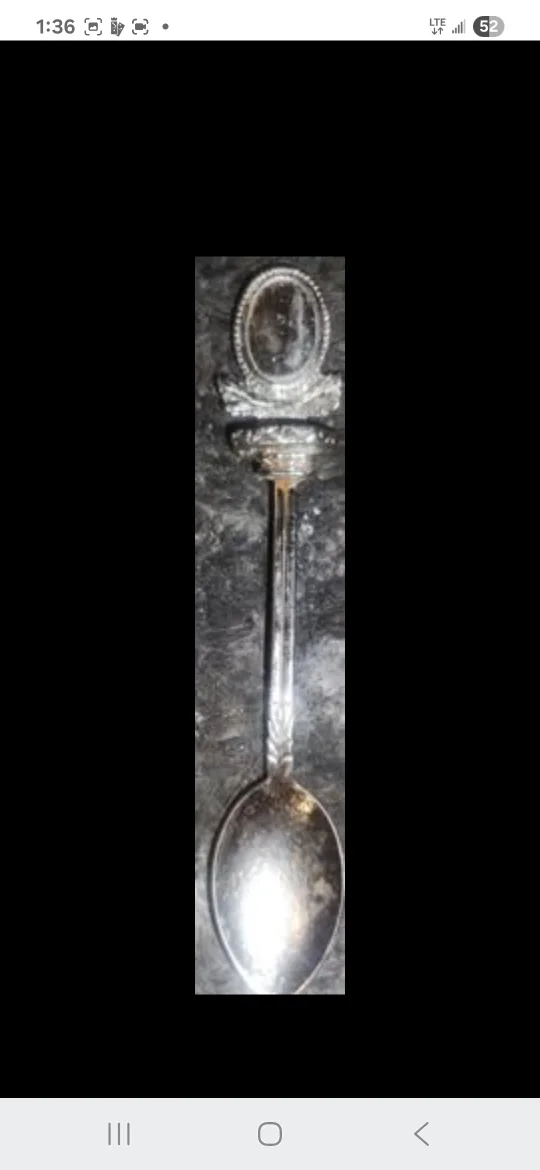 Mixed Lot of Vintage Charms+ chains image indicator(8)