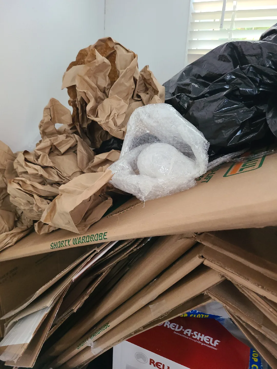 Free moving boxes and moving materials image indicator(3)