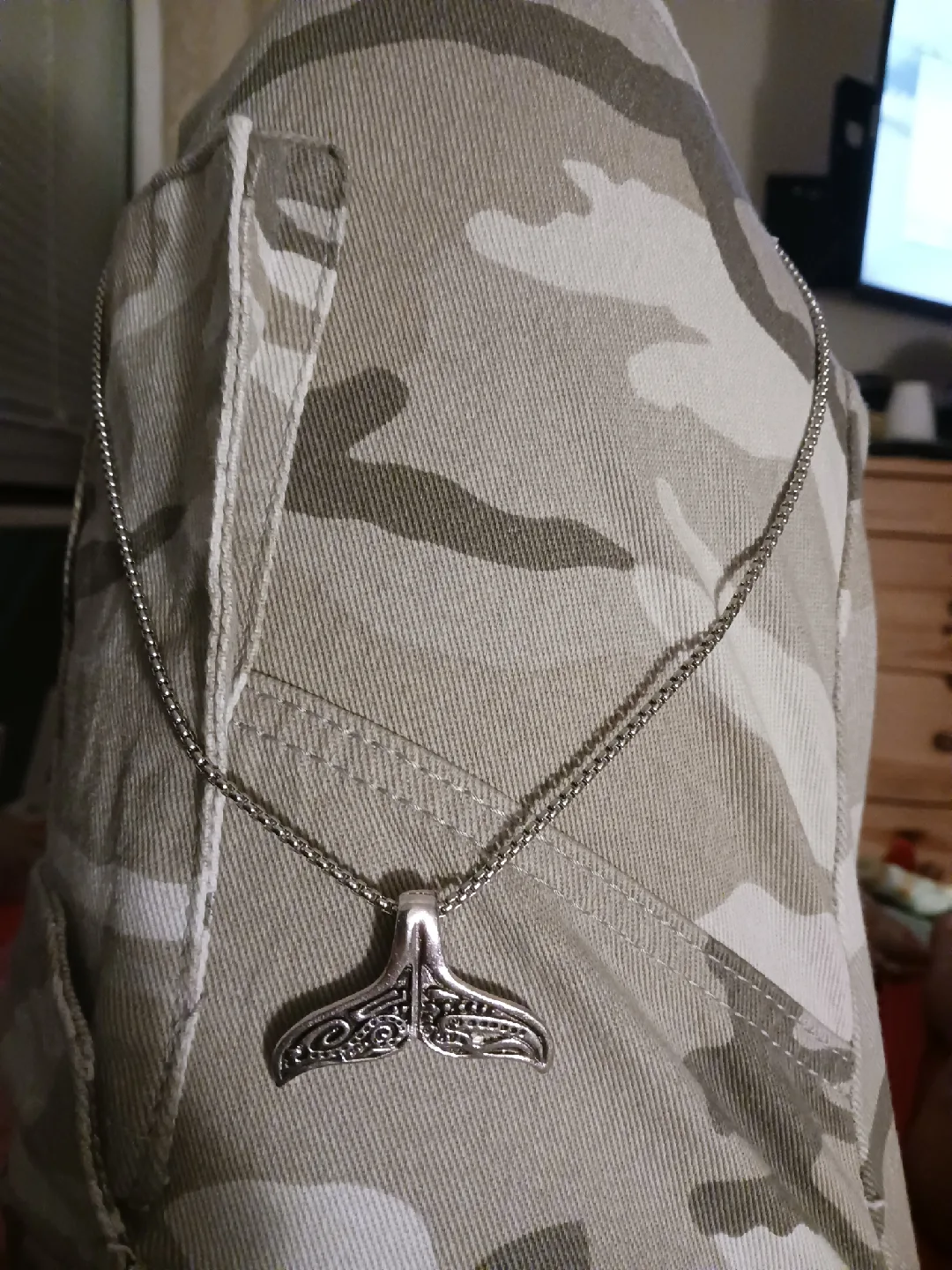 Whale Tail Silver Colored Necklace image indicator(3)