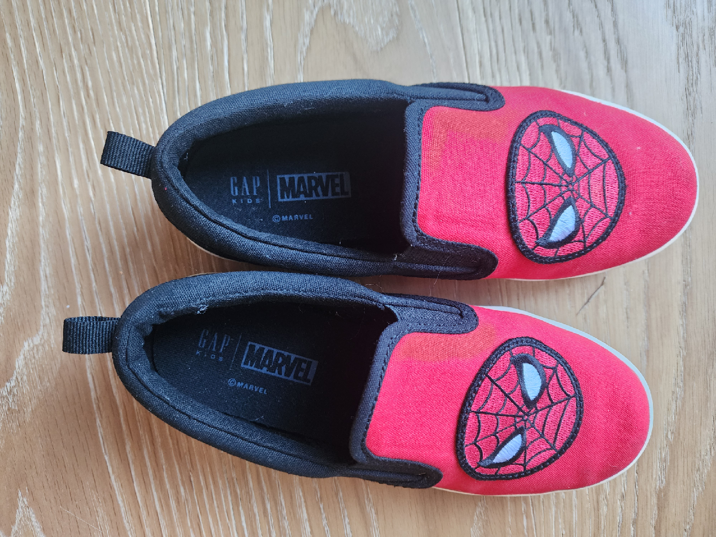 Gap Kids Marvel Spider-Man Shoes - big kids Size 3 🥕