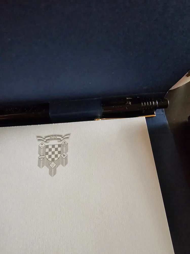 Croatian Mugs and Stationery Set image indicator(2)