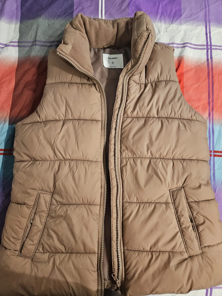 Old Navy Puffer Vest - Size XS