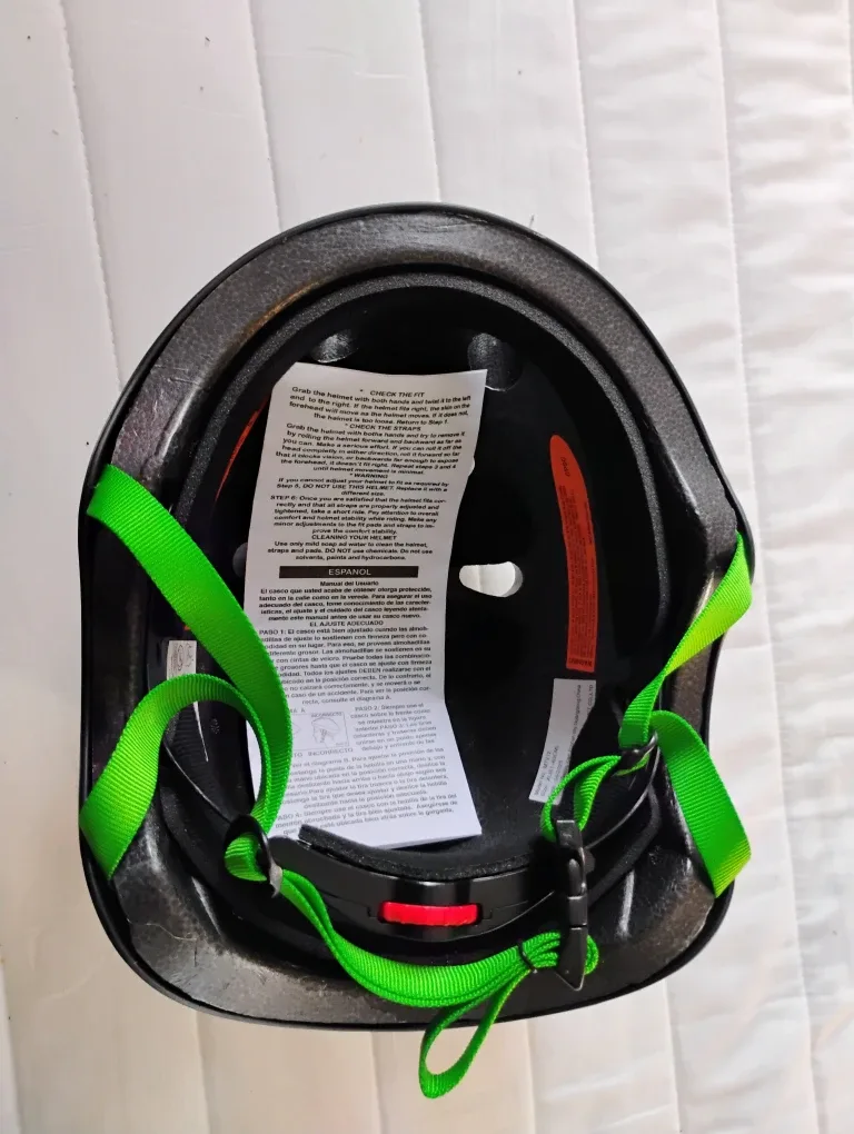 Black Bike/Skate Helmet image indicator(3)