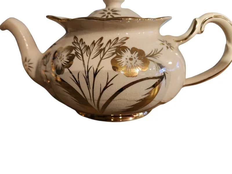 Vintage Cream & Gold Tea Set image indicator(4)