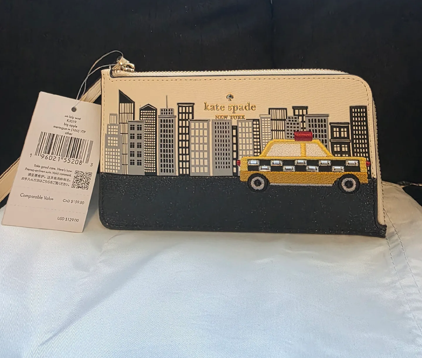Kate Spade Wristlet/ Wallet - NYC The Big Apple - New thumbnail