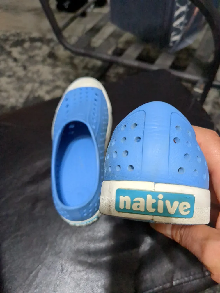 Native Kids Shoes - Size 5 image indicator(2)