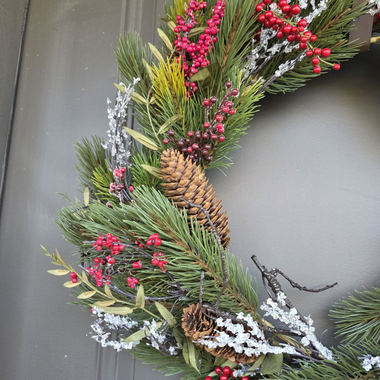 Christmas wreath for front door - photo 2