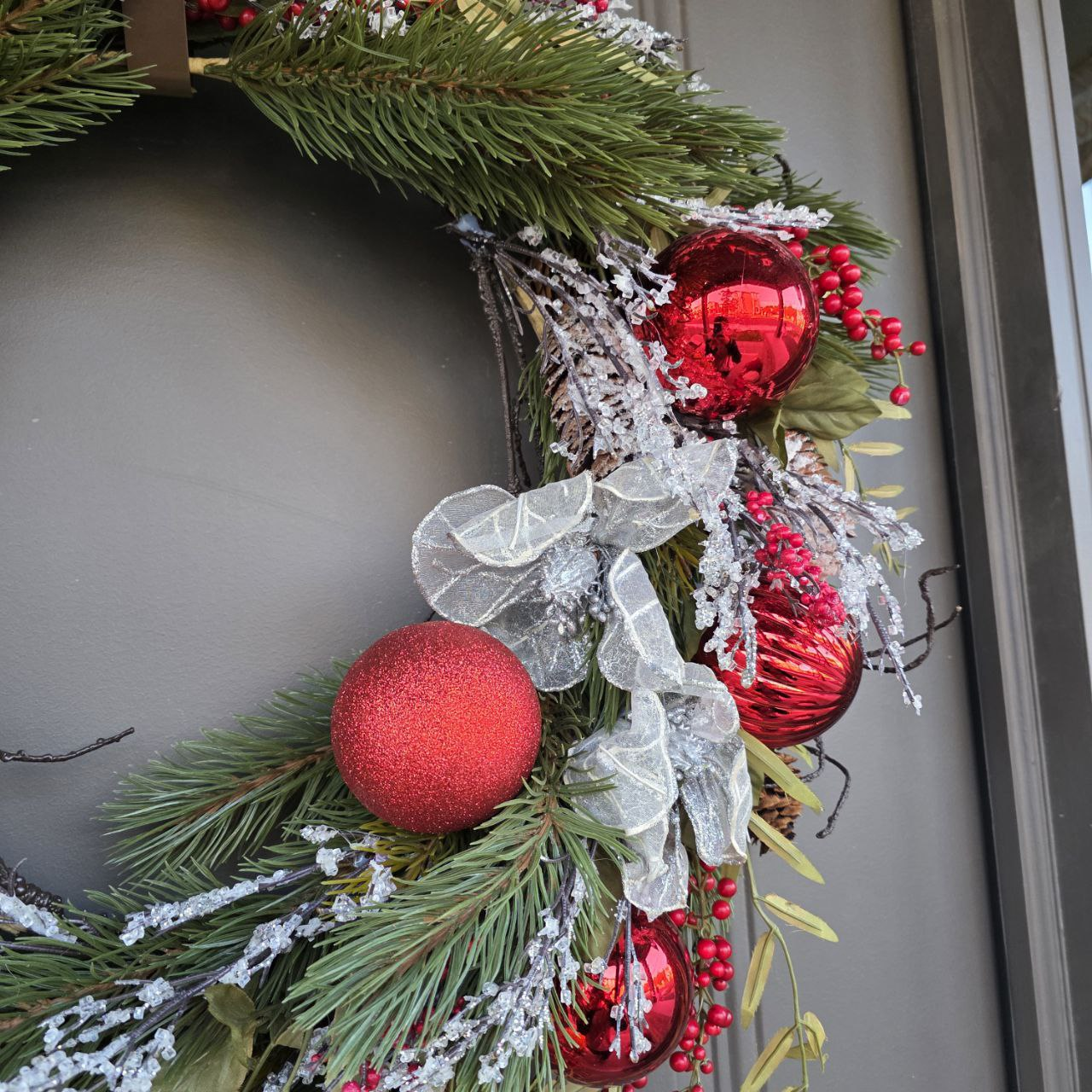 Christmas wreath for front door - photo 3