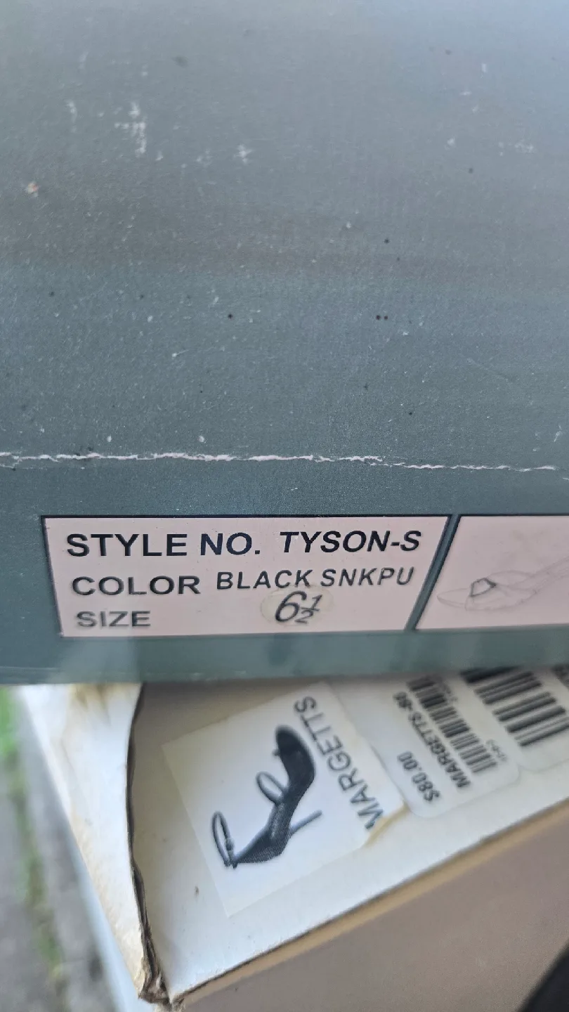 Le Chateau & Call It Spring Heels image indicator(5)