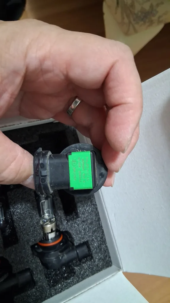 Car Headlight H11 and 9005 image indicator(8)