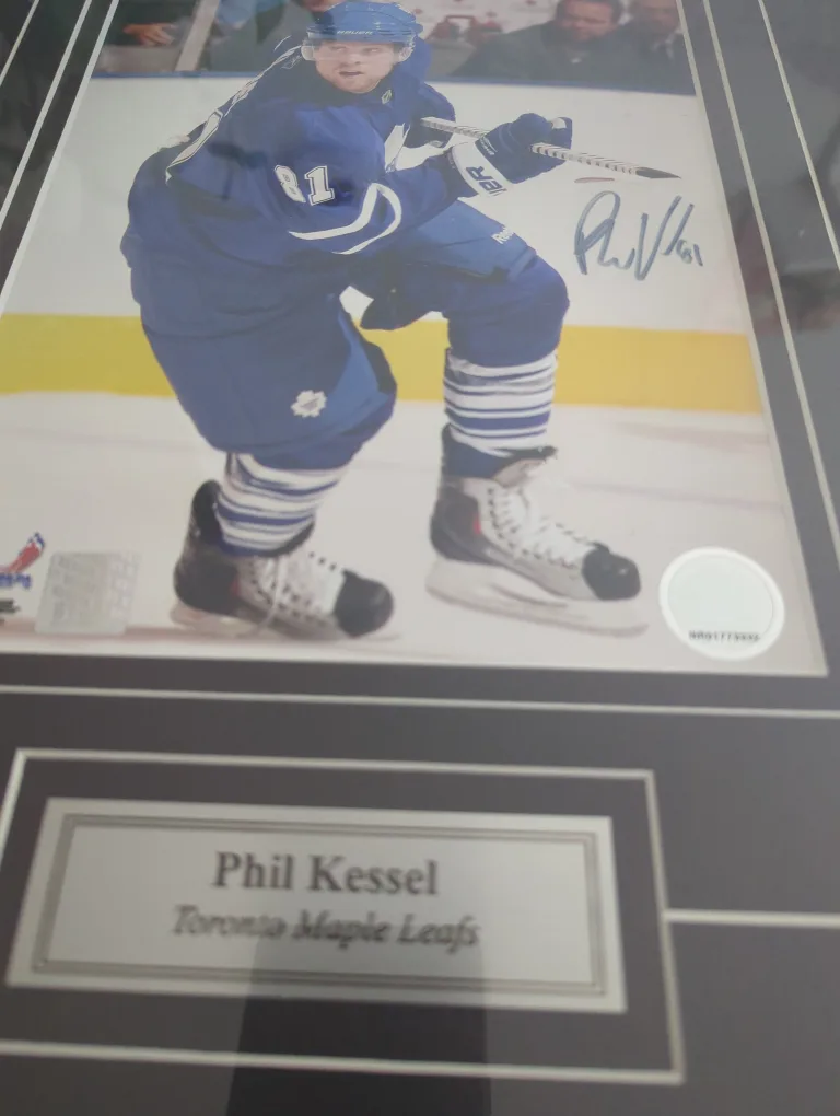 Phil Kessel Toronto Maple Leafs Framed Autograph image indicator(2)
