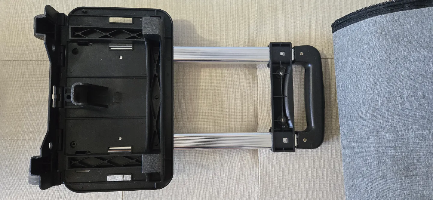 Akinerri Pet Carrier Backpack with Wheels - Grey image indicator(9)