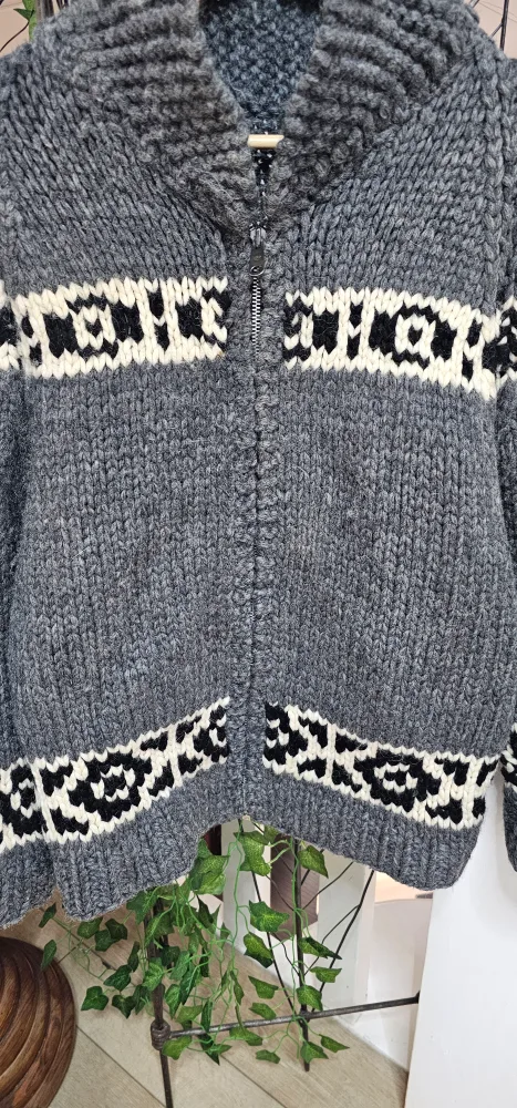 Cowichan Wool Knit Zip-Up Sweater - Grey & Cream image indicator(2)