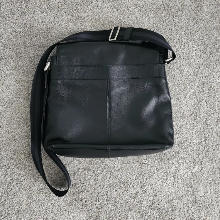 Coach Black Leather Messenger Bag image indicator(4)