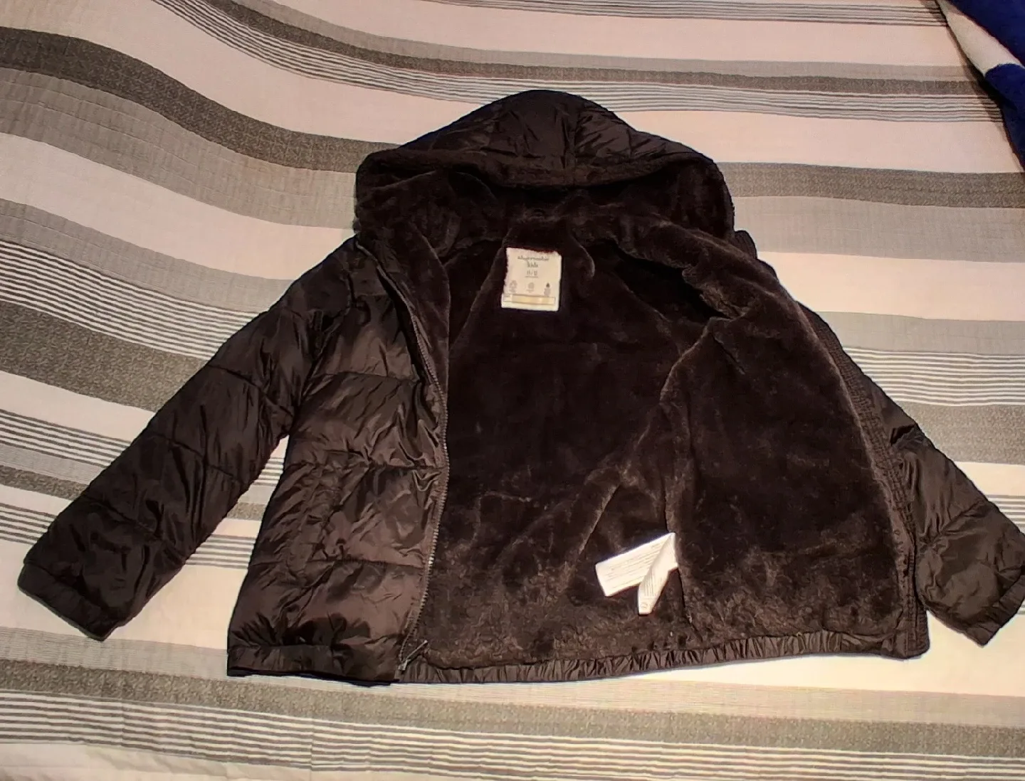 Abercrombie Kids Black Jacket Size 11/12 image indicator(2)