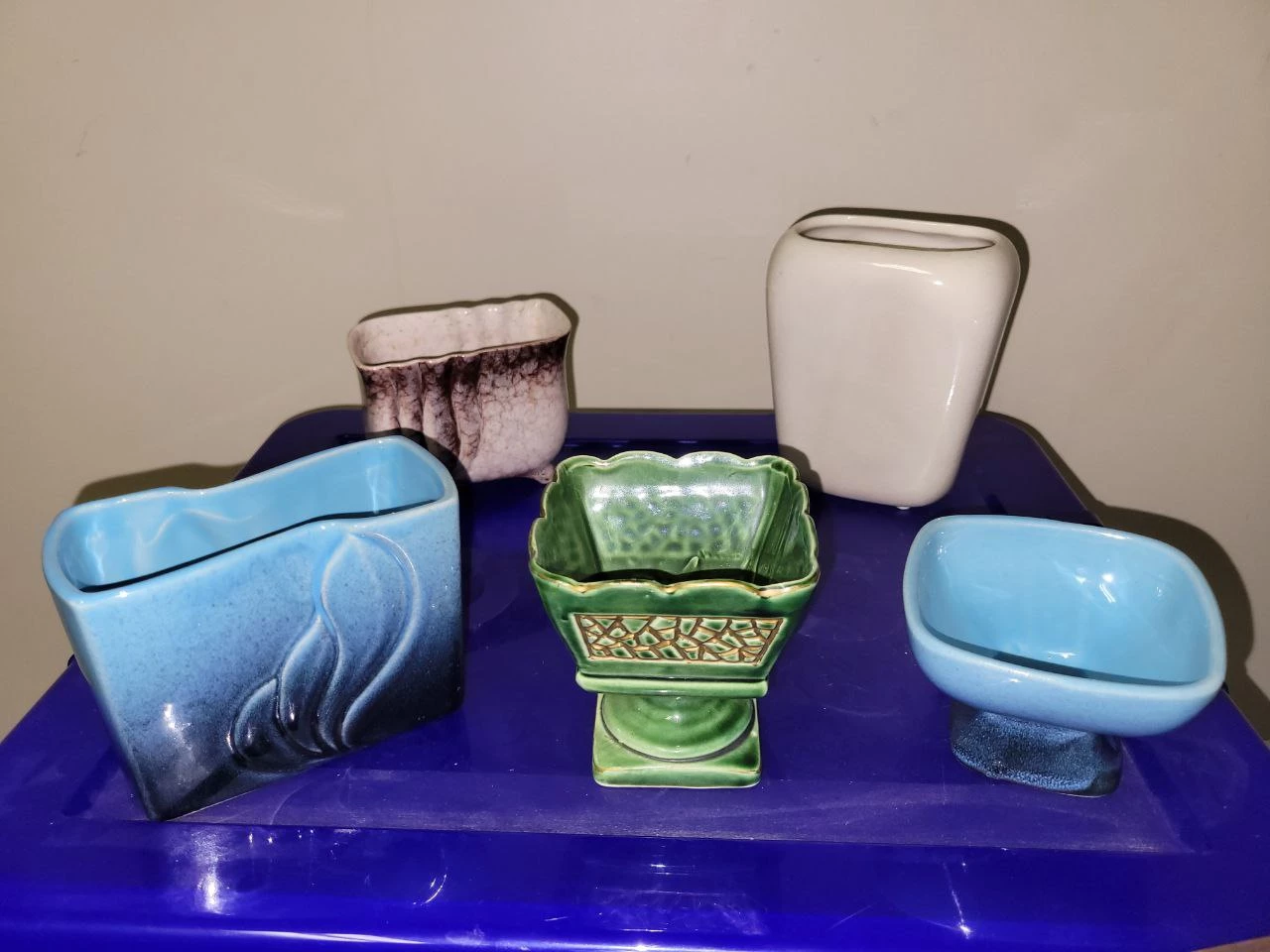 Assorted Vintage Ceramic Planters & Figurines - photo 3