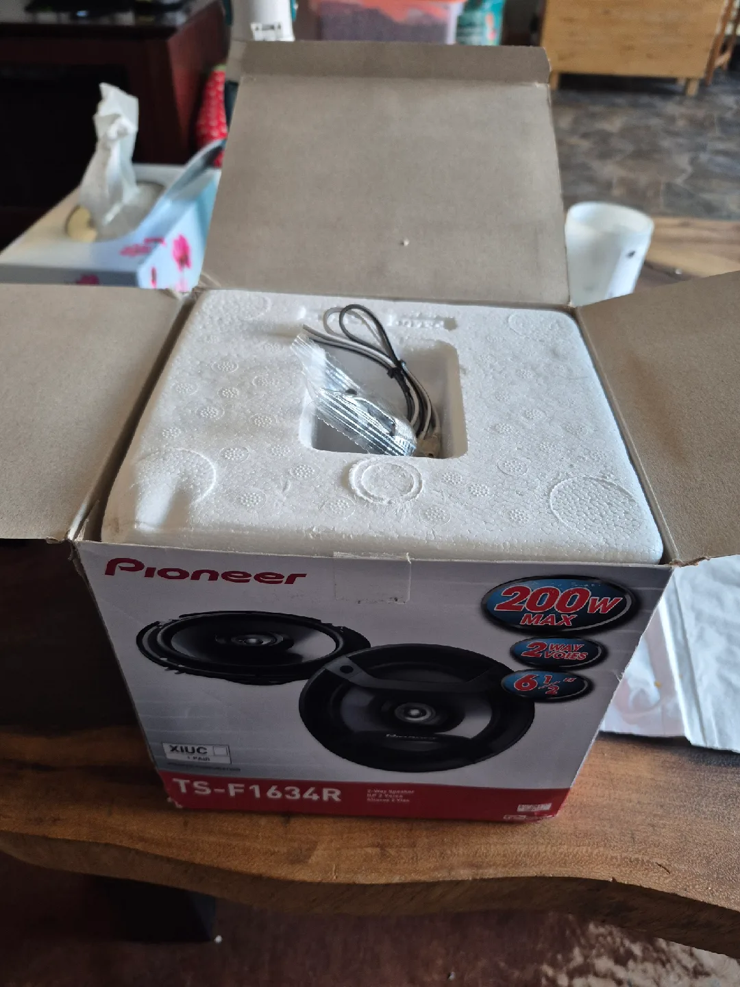 Pioneer  6.5" 200W 2-Way Speakers image indicator(4)