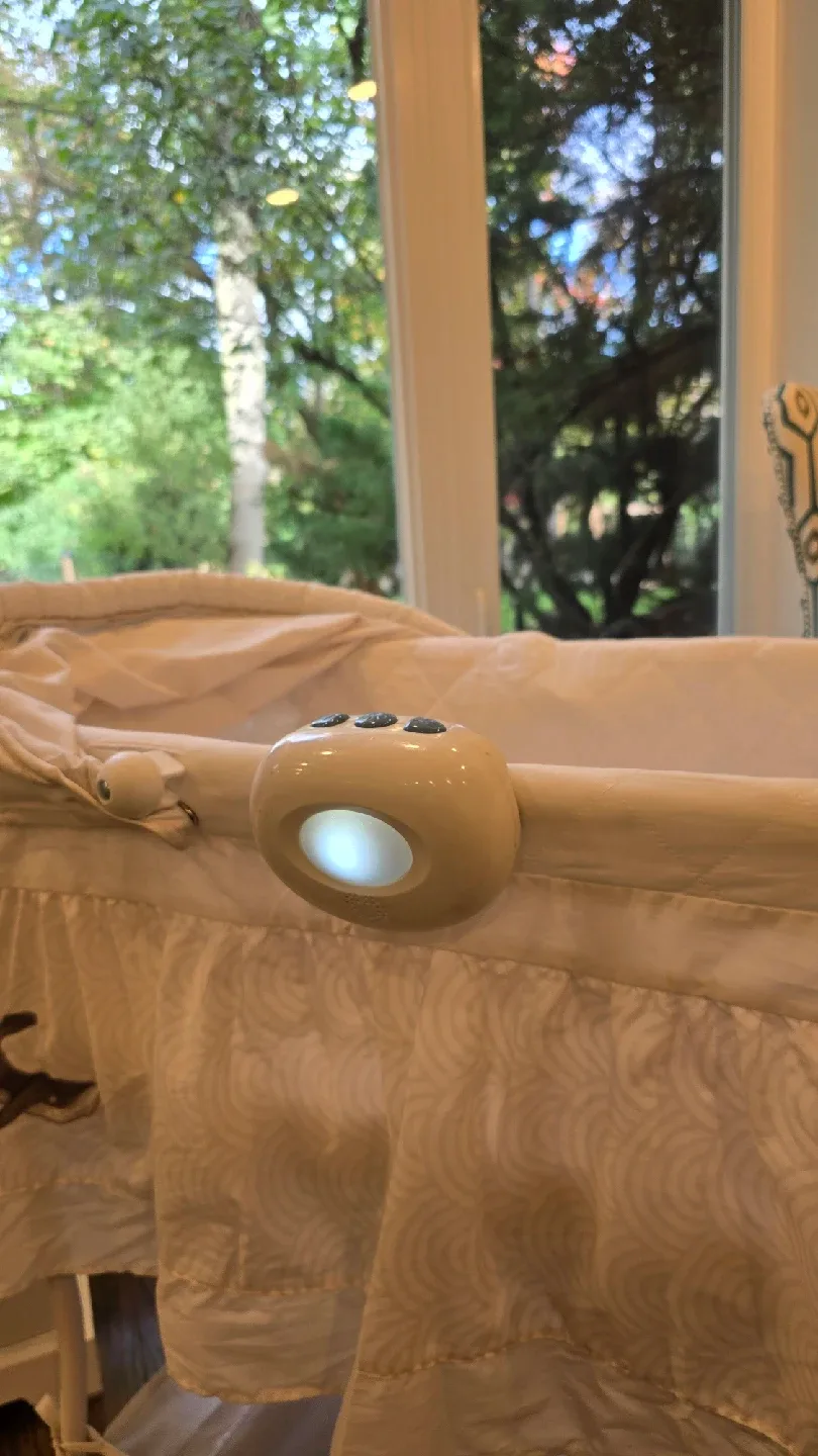 Bily Bassinet - White image indicator(9)