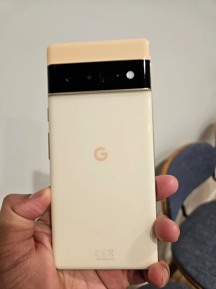 Google Pixel 6 Pro - Sorta Sunny [ as good as new, with box ] image indicator(4)