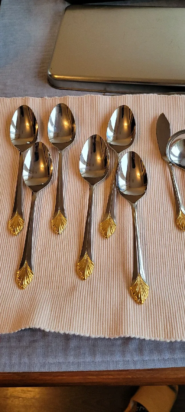 Silverware Set with Gold Accents image indicator(4)
