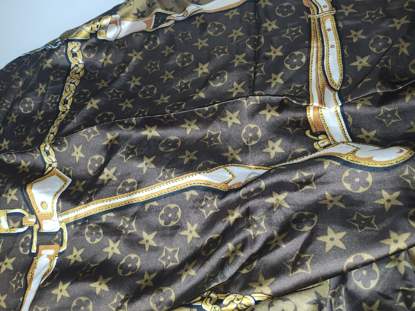 Beautiful designed scraf 💯 Silk - photo 5