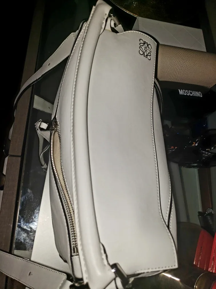 Loewe Puzzle Bag White image indicator(4)