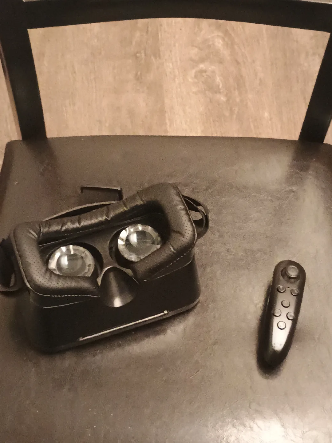 VR Park Virtual Reality Headset with Controller image indicator(2)