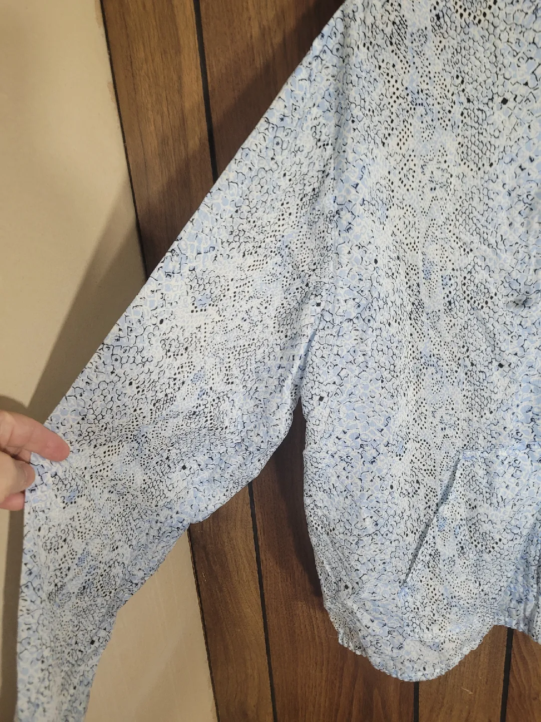 Hooded Windbreaker Jacket - L/G image indicator(2)