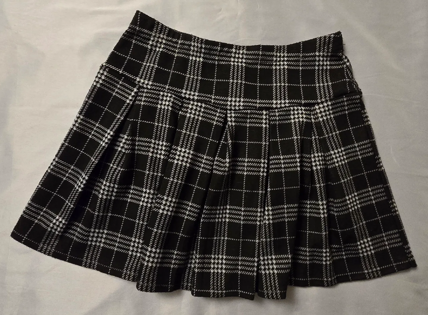Teen Girls Plaid Mini Kilt Style Skirt - Adult Size Medium thumbnail