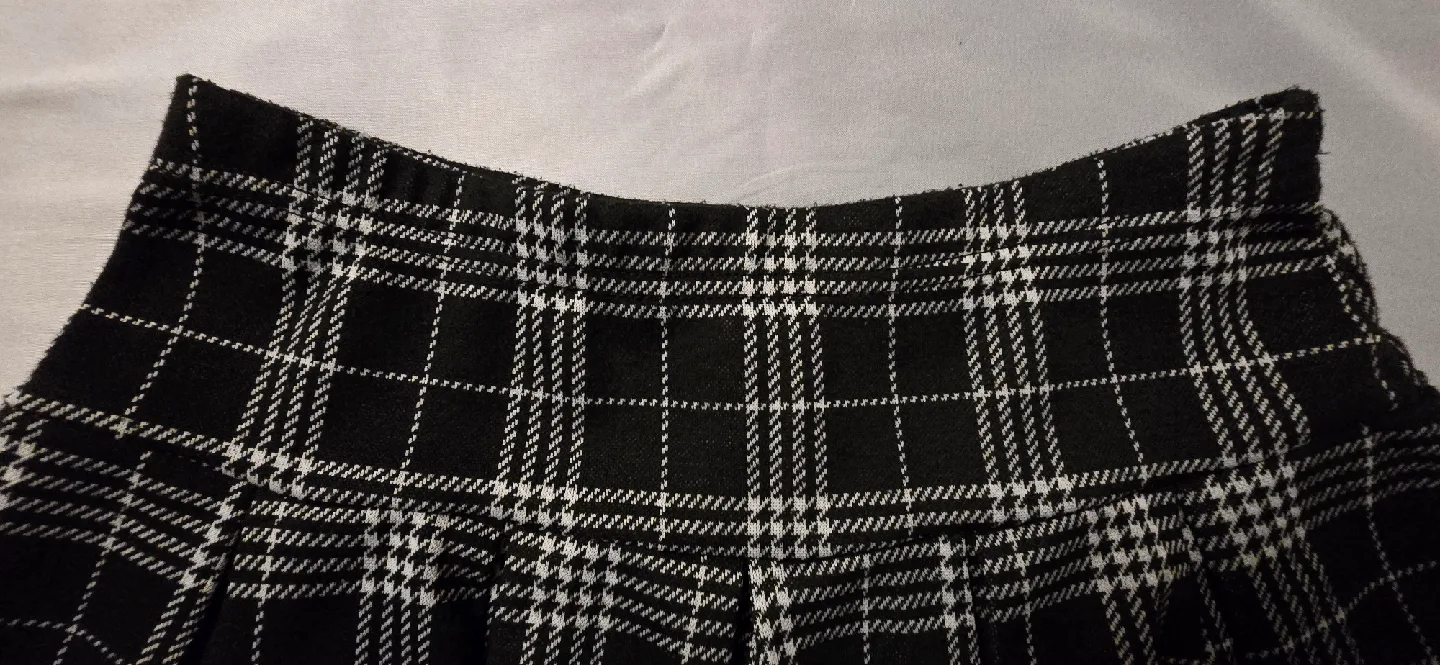 Teen Girls Plaid Mini Kilt Style Skirt - Adult Size Medium image indicator(2)