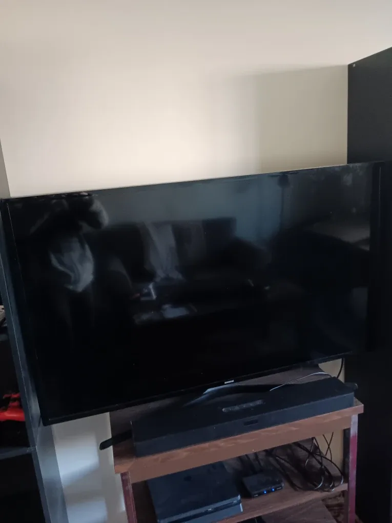 Samsung TV 55' and SoundBar