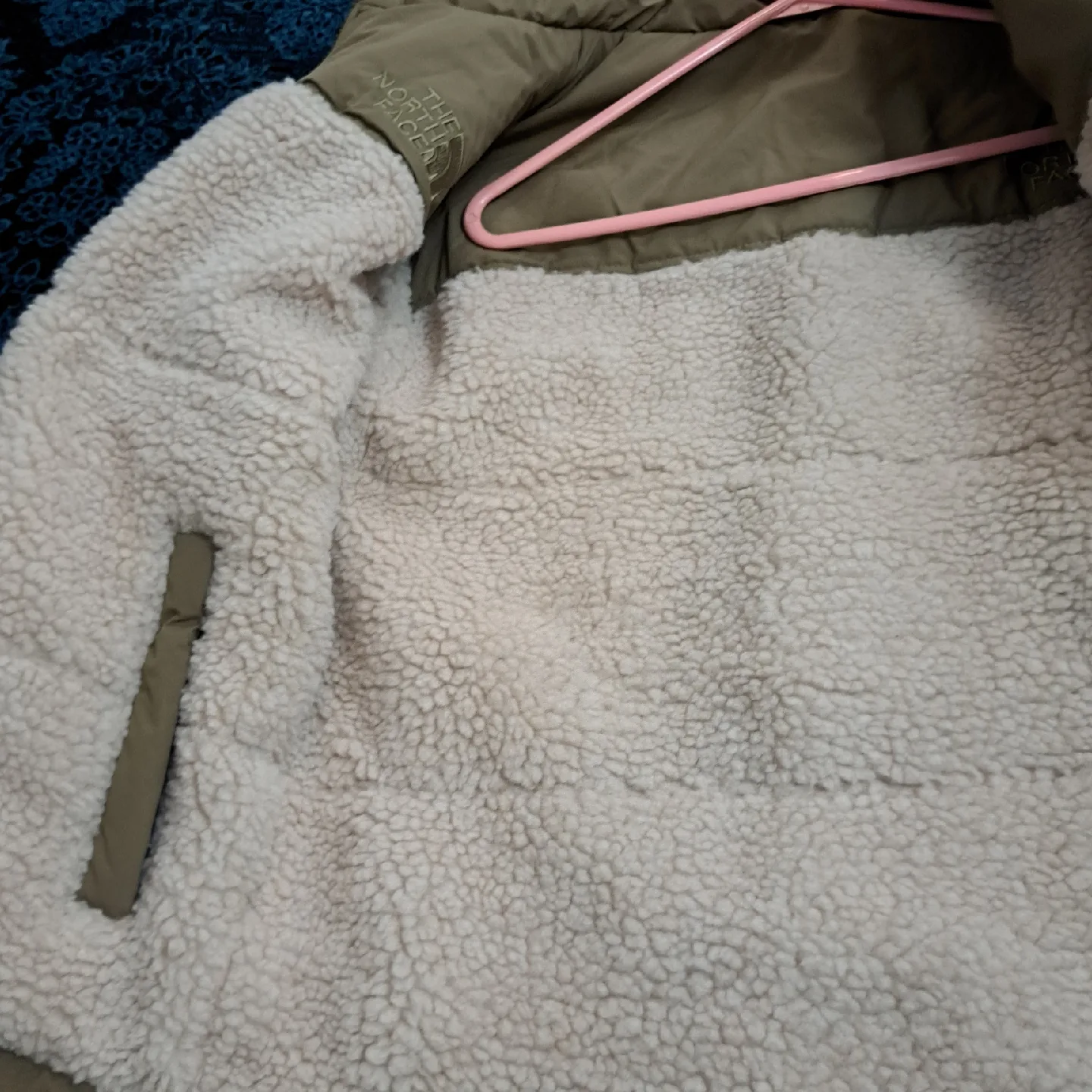 The North Face Boy's Jacket - Size M image indicator(2)