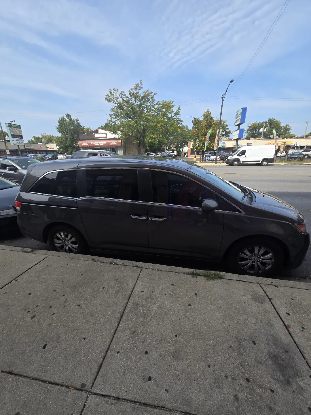 Honda Odyssey Minivan - Gray 2014 image indicator(5)