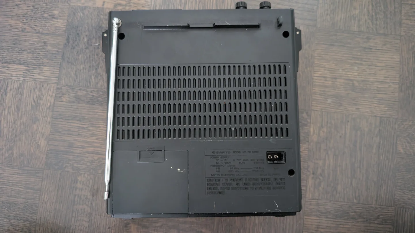 Vintage Sanyo 2-Band RF Amplifier Radio (RP-6850US) image indicator(5)