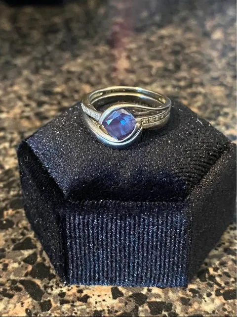 Ernest Jones  Zirconia & Created Alexandrite Ring image indicator(2)