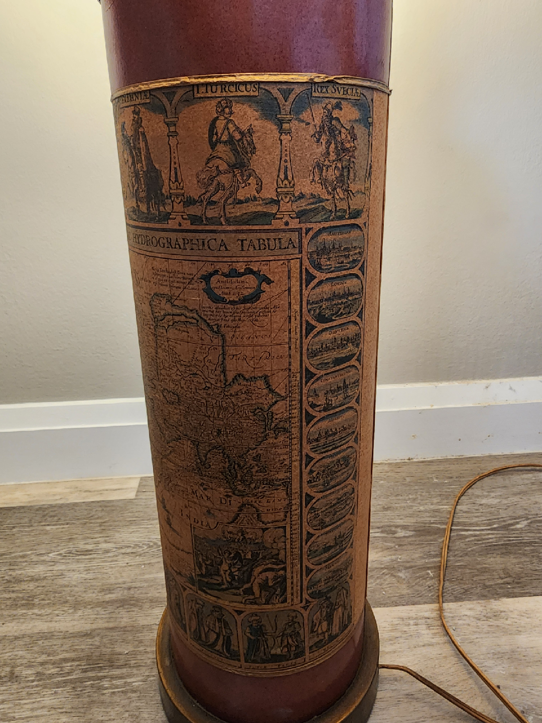 Vintage Style Map Design Floor Lamp - photo 5