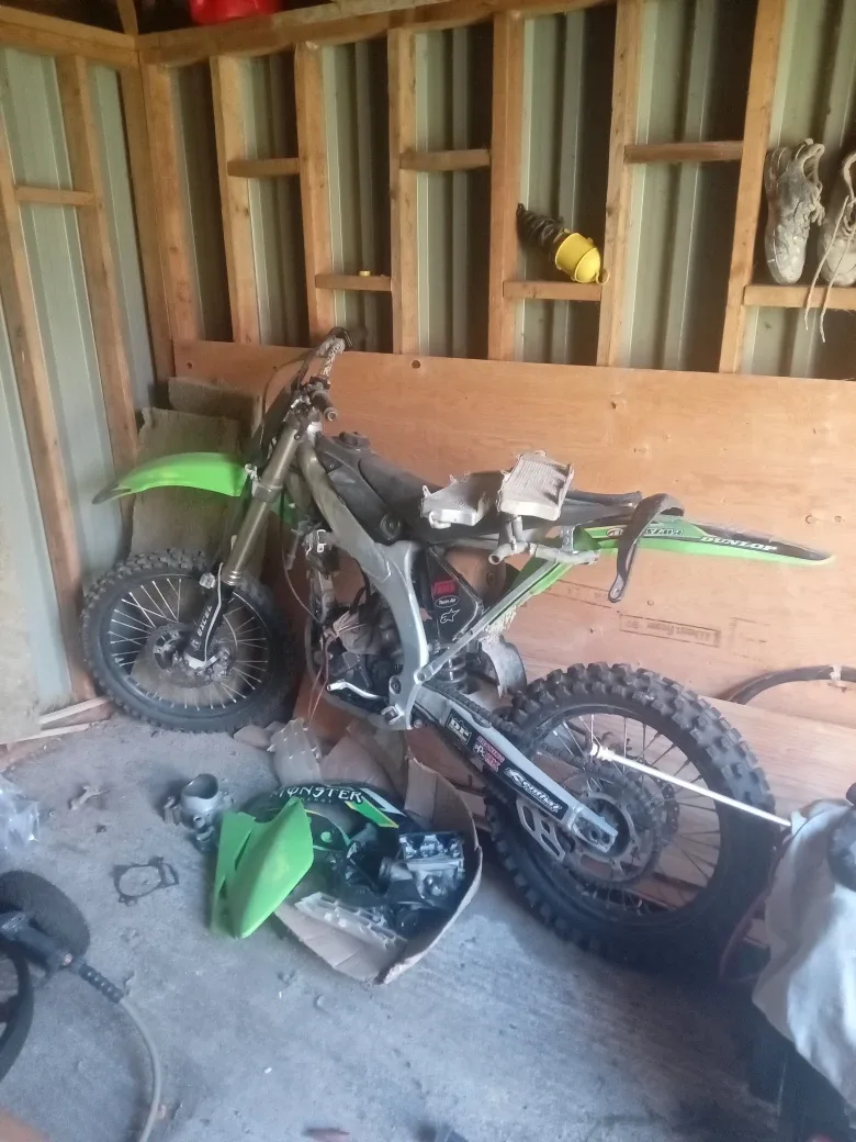 Kawasaki Dirt Bike - Parts or Repair image indicator(9)