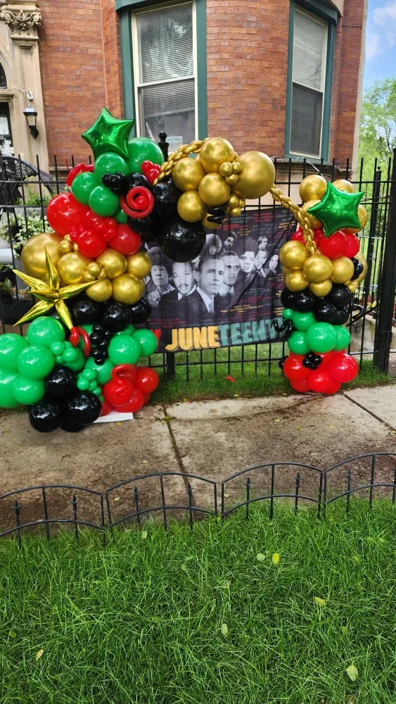 Balloon-A-Tic,  Balloon Artist image indicator(8)