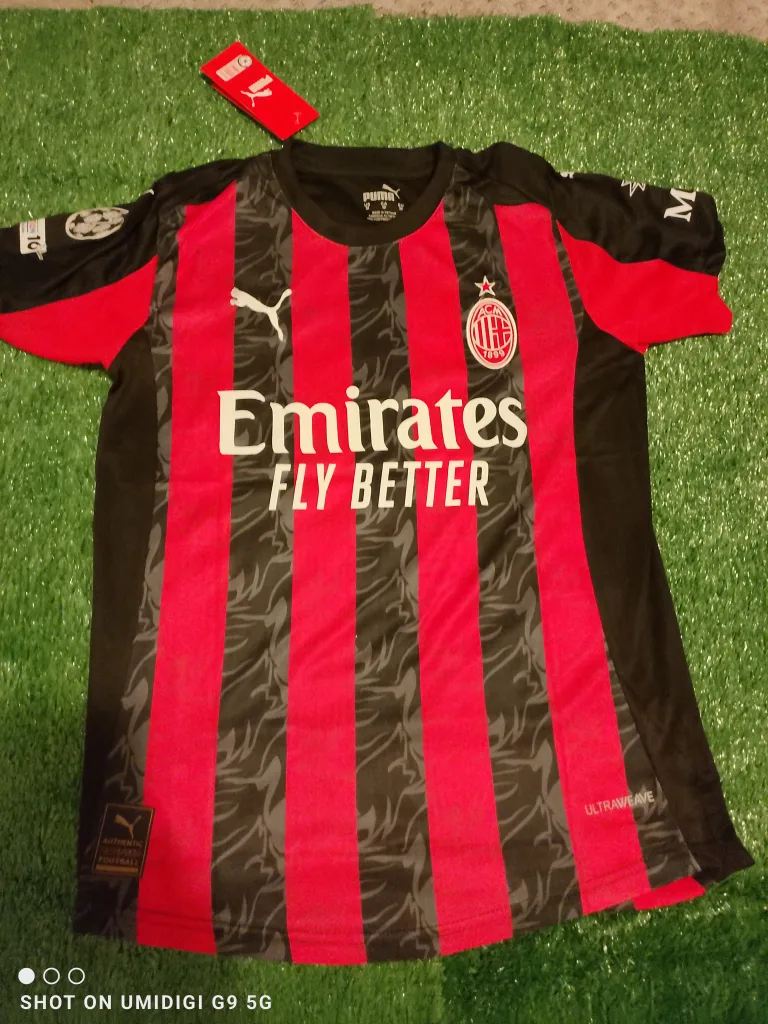 Puma AC Milan Modrić #14 Soccer Jersey & Shorts thumbnail