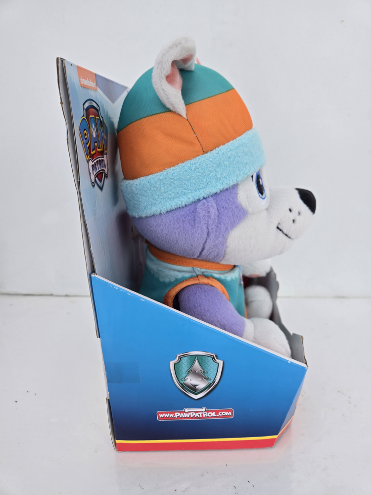 PAW Patrol, Bedtime Plush Everest with Reversible Outfit - photo 4