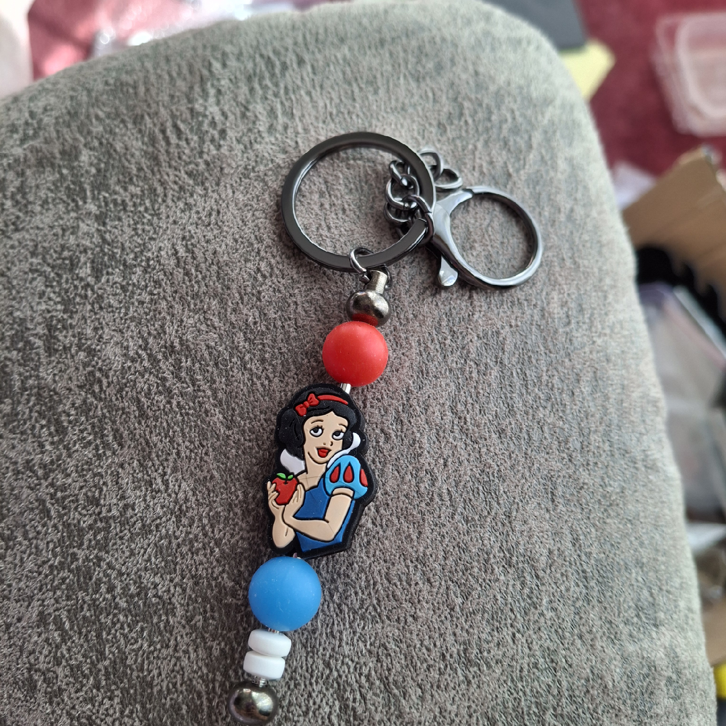 Snow White Keychain - photo 2