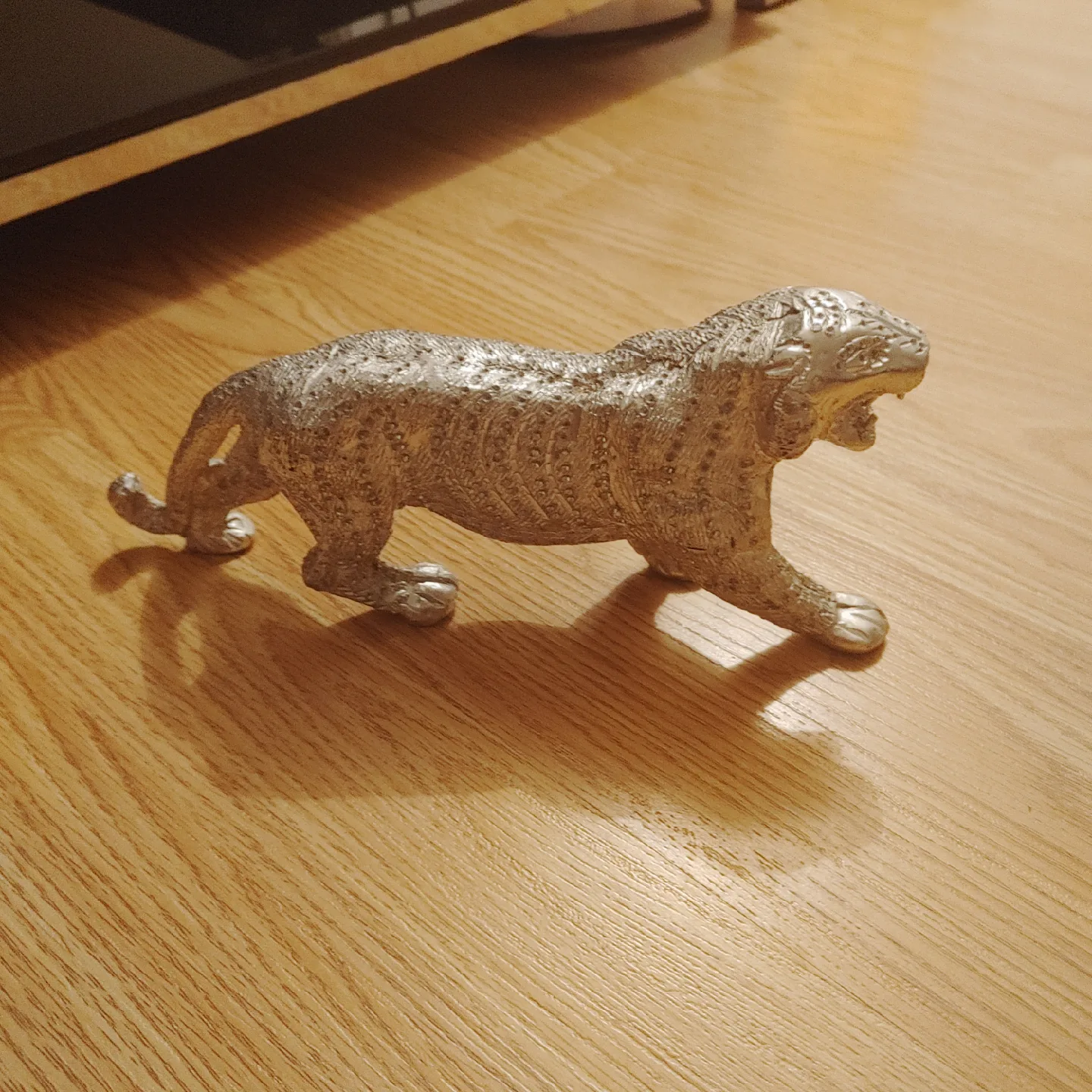 Silver Tiger Figurines image indicator(2)