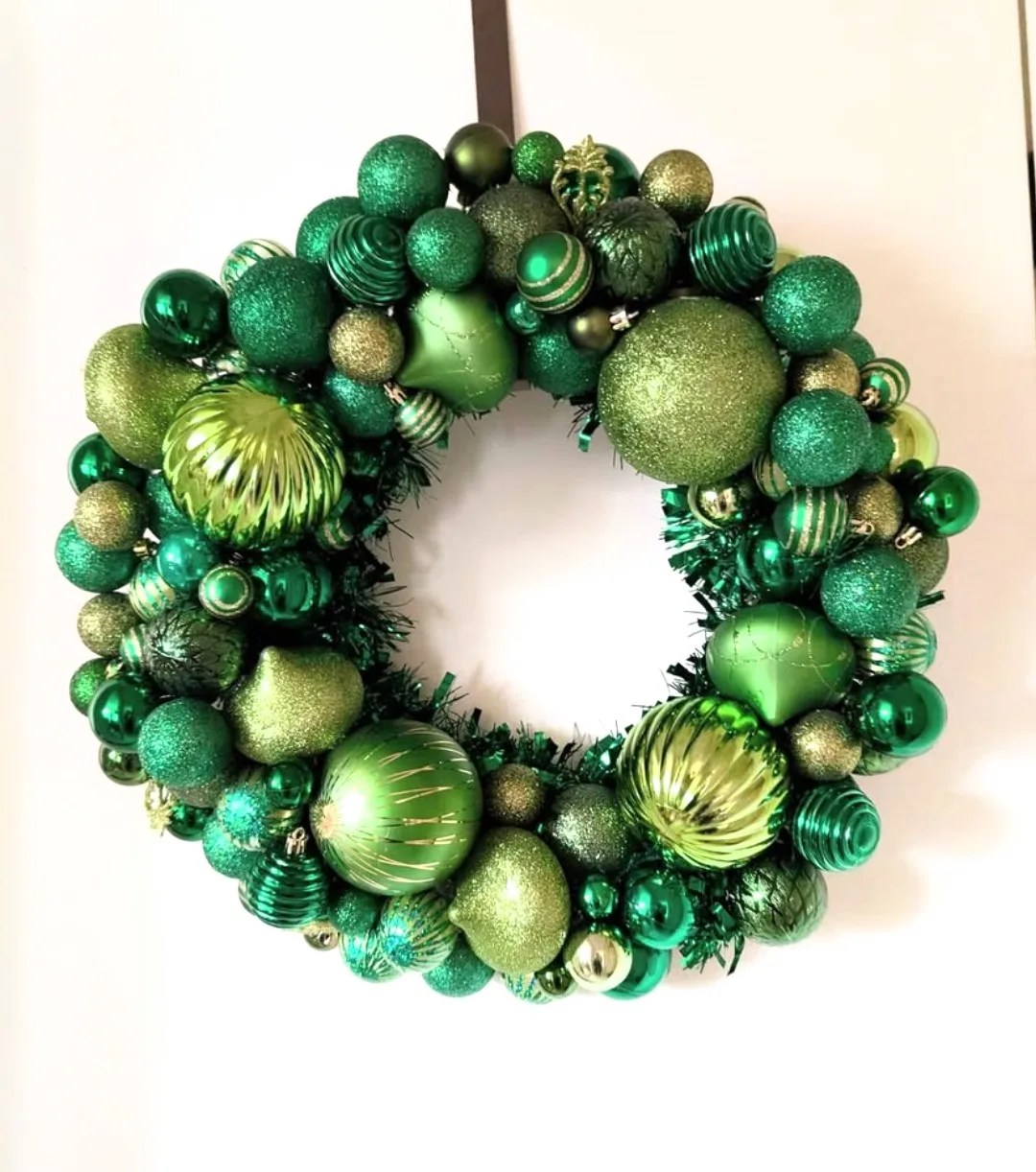Handmade Christmas Ball Wreath image indicator(5)
