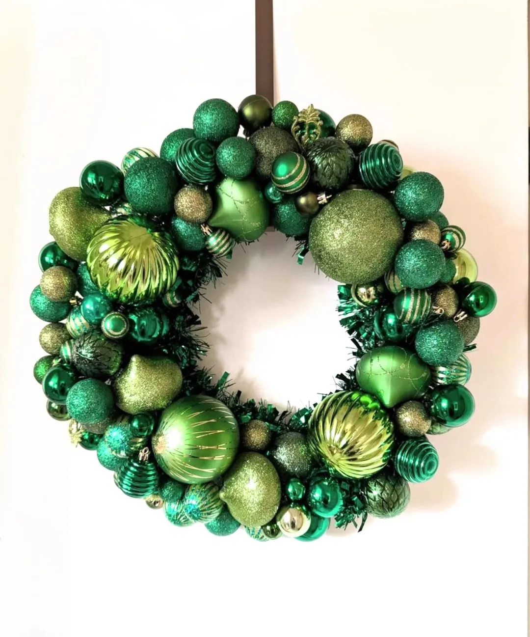 Handmade Christmas Ball Wreath image indicator(6)