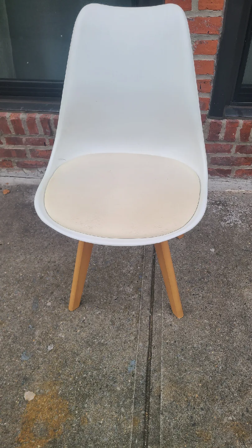 Modern White Dining Chair thumbnail