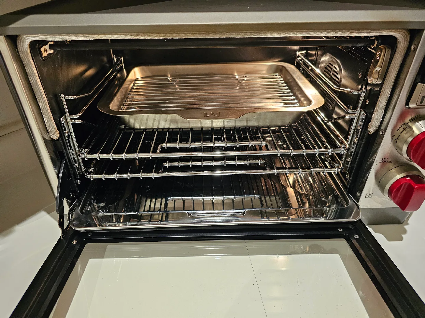 Wolf Gourmet Countertop Oven image indicator(2)